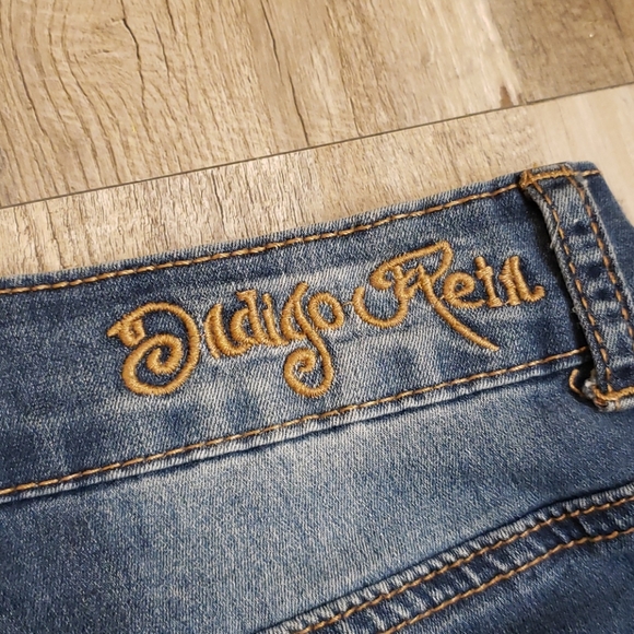 Blue Jean's crop - Picture 7 of 12